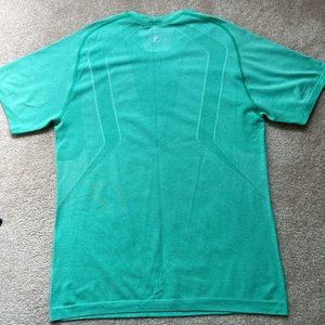 Lululemon; Men’s Metal Vent Tech 1.0, size Medium.